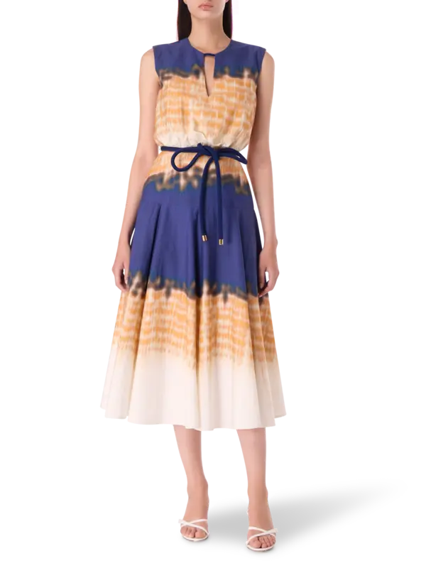 فستان متوسط الطول بدون أكمام مصبوغ بطريقة الربط بورا