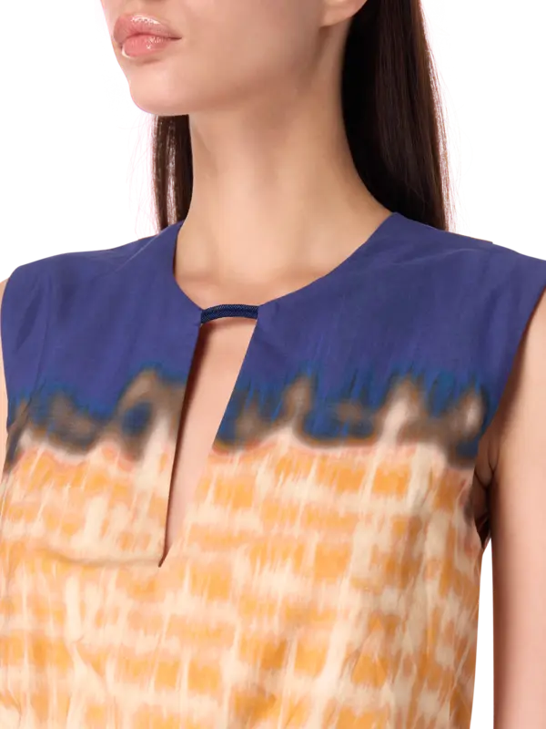 فستان متوسط الطول بدون أكمام مصبوغ بطريقة الربط بورا