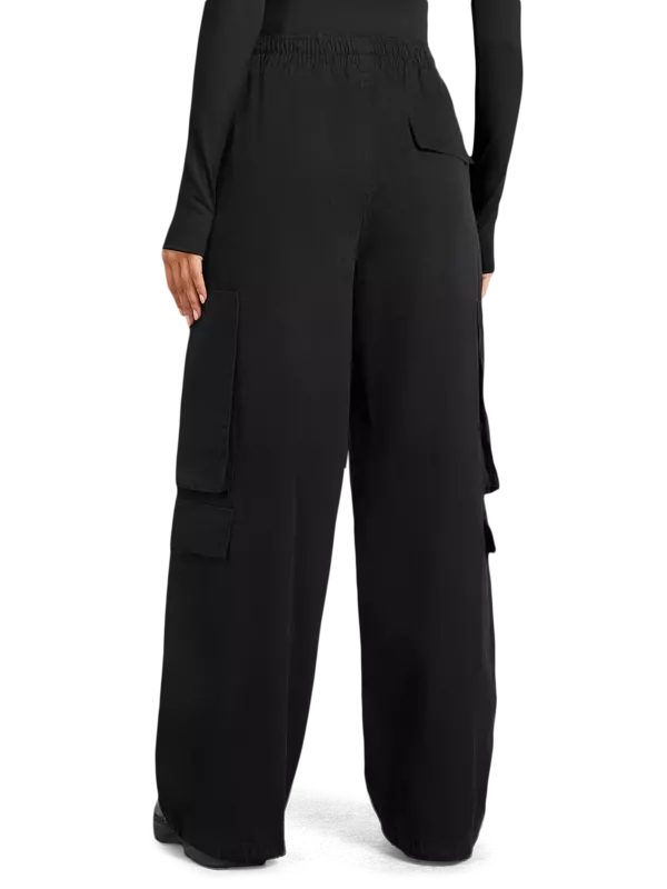 بنطال كارجو بجيوب:Staged:thatProductCatalog