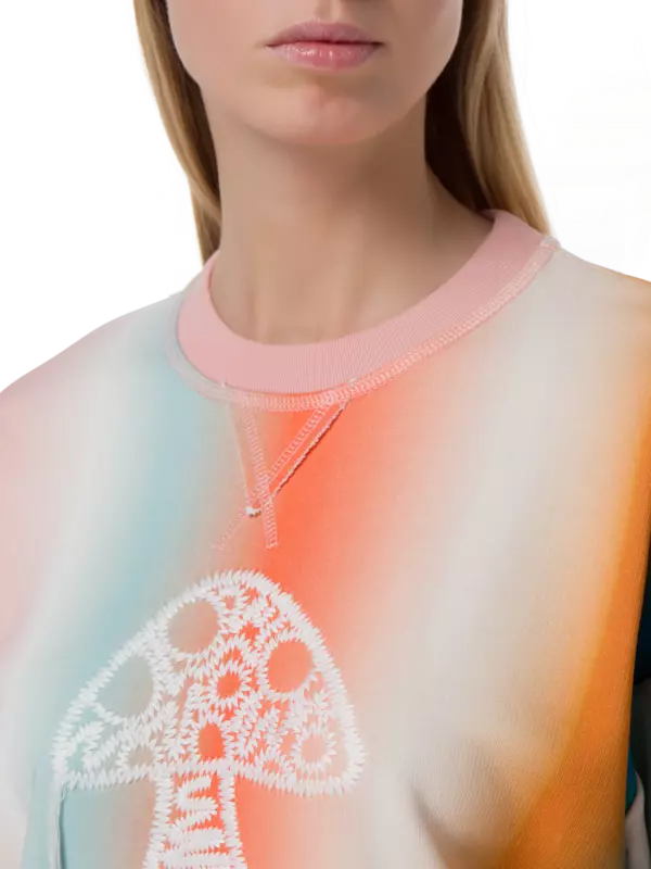 سترة مطرزة بتصميم فطر