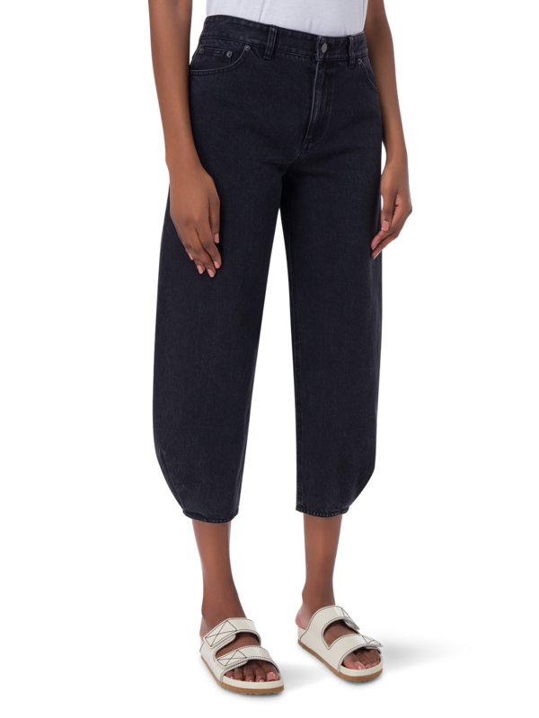 جينز برانكوسي أسود