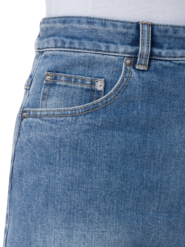 بنطال جينز كلاسيكي بخصر مرتفع من الجينز الباهت