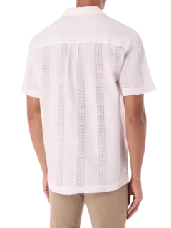 قميص بأكمام قصيرة وياقة كامب