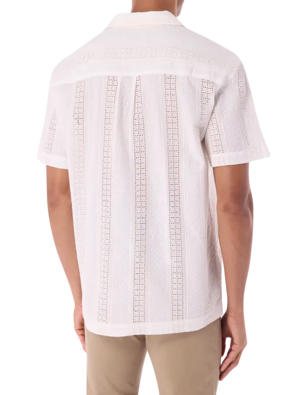 قميص بأكمام قصيرة وياقة كامب