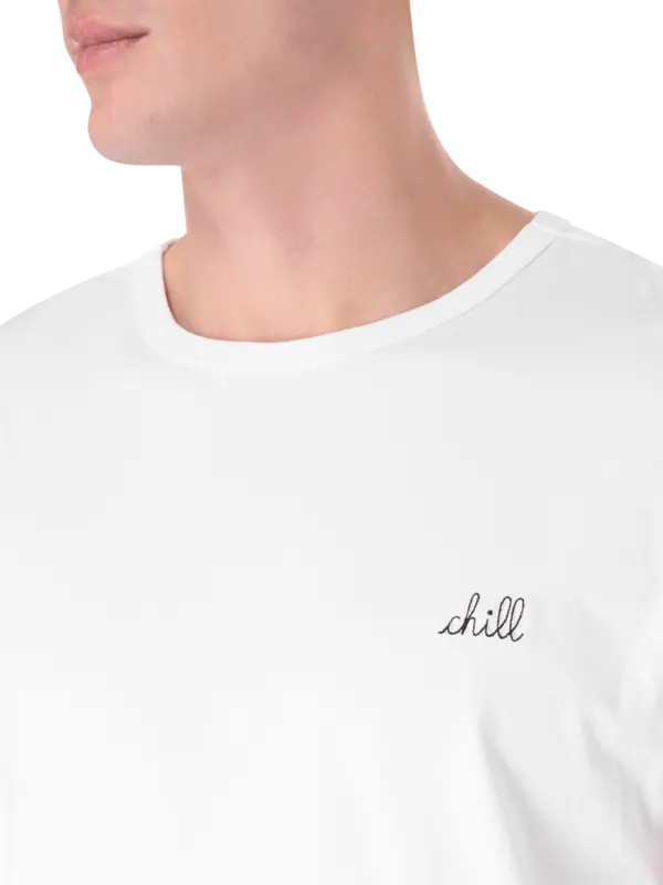 تيشرت مزين بكلمة "Chill"