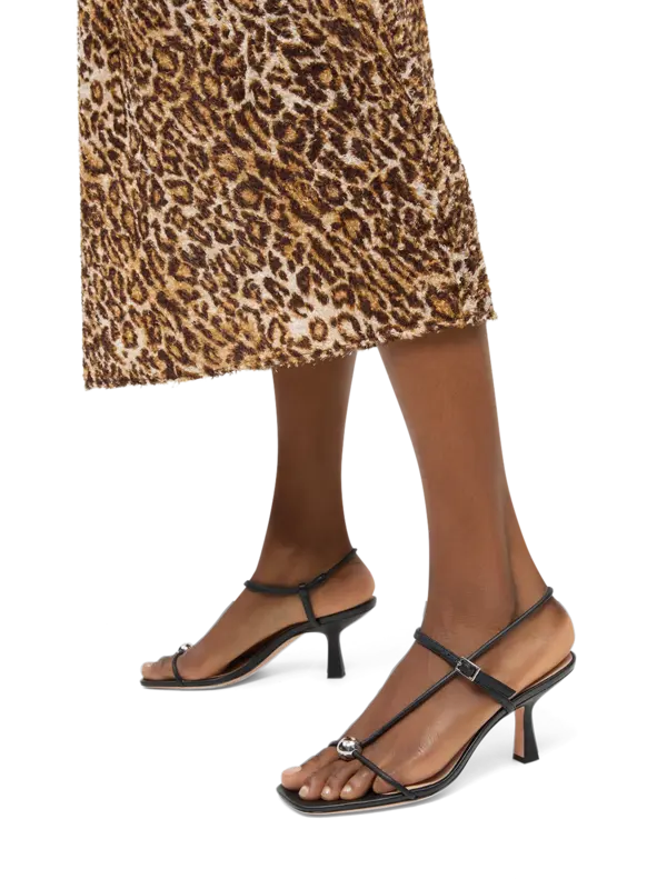 /original/TRIANA_LORA_BLACK_2.png_convert-600x800