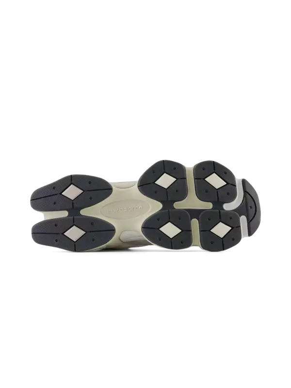 /original/U9060EEBW_NEWB_Moonrck 45_5.png_convert-600x800