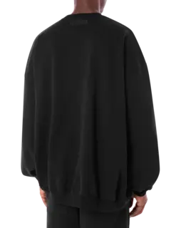 سويت شيرت مطرز بشعار متناغم