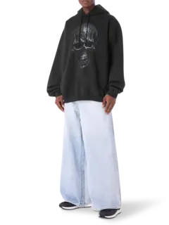 سويت شيرت ميتال أسود بغطاء للرأس وطبعة جمجمة