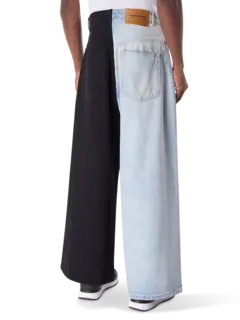 بنطال جينز بتصميم كبير ومقسم