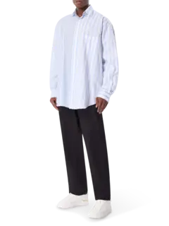 قميص كلاسيكي بتصميم مقسم