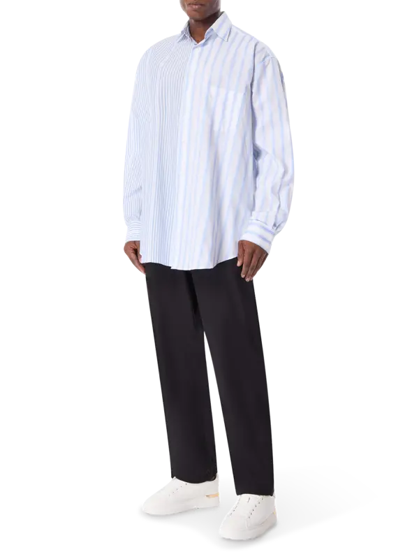 قميص كلاسيكي بتصميم مقسم