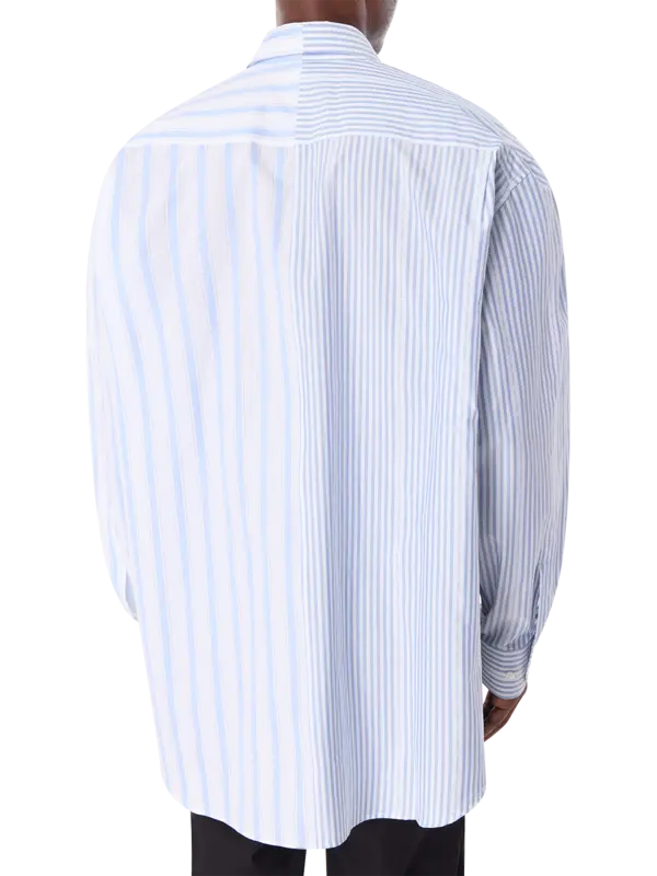 قميص كلاسيكي بتصميم مقسم