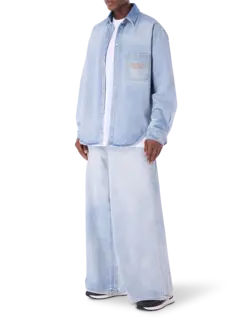 قميص جينز مطرز بشعار