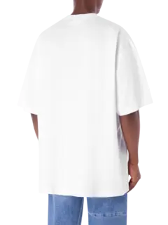 تيشرت مطرز بشعار متناغم