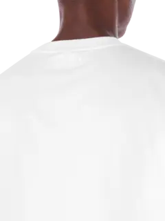 تيشرت مطرز بشعار متناغم