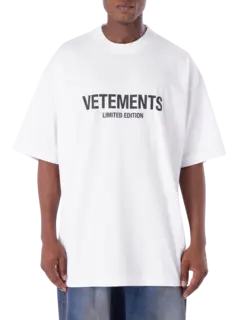 تيشرت بطبعة شعار وعبارة "Limited Edition"