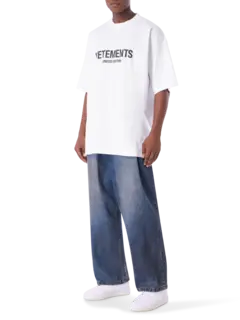 تيشرت بطبعة شعار وعبارة "Limited Edition"