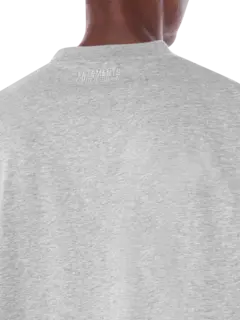 تيشرت إيلوجن مزين بشعار