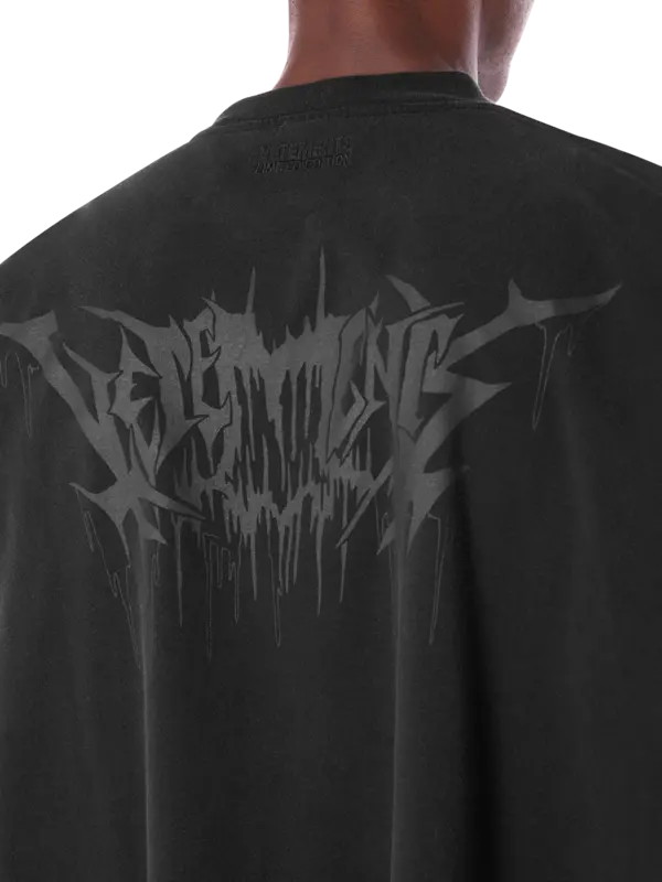 تيشرت ميتال أسود بطبعة جمجمة