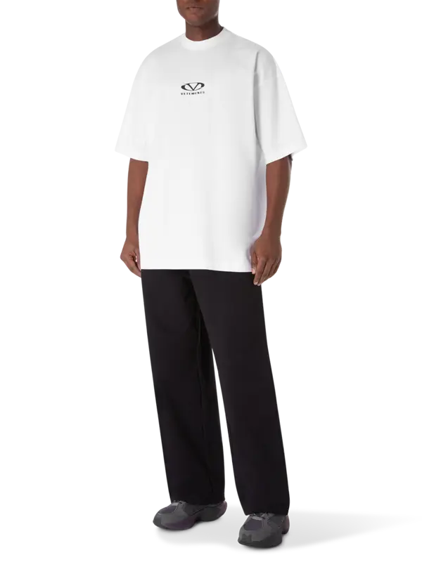 /original/UA66SP600BWM_VTMN_BlackWhite_2.png_convert-600x800