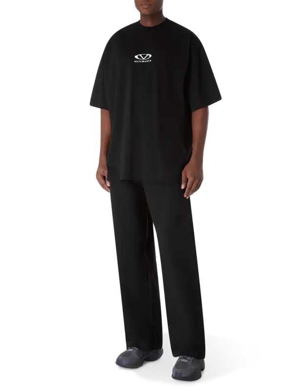 /original/UA66TR605BWM_VTMN_BlackWhite_2.png_convert-600x800