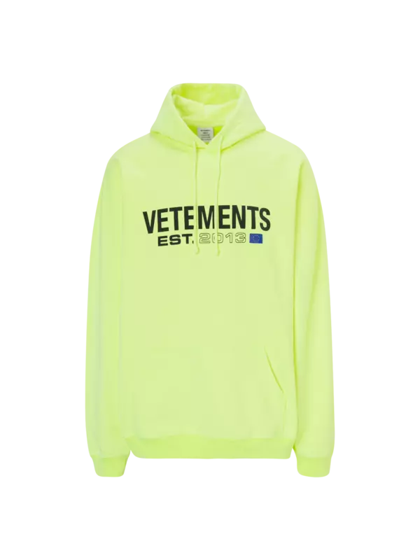 هودي مزين بشعار العلامة التجارية