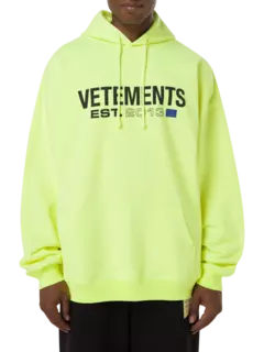 هودي مزين بشعار العلامة التجارية