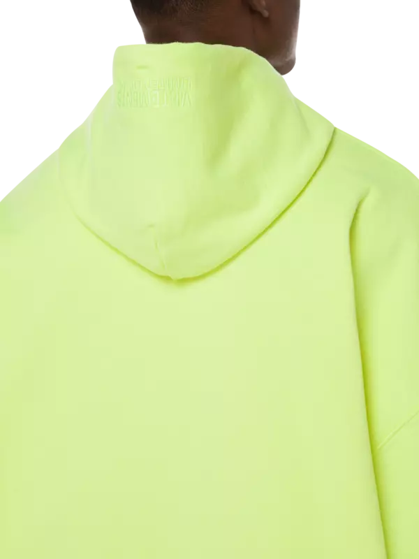 هودي مزين بشعار العلامة التجارية