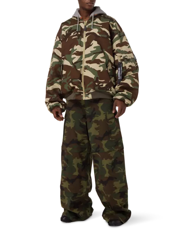 جاكيت بومبر بغطاء للرأس