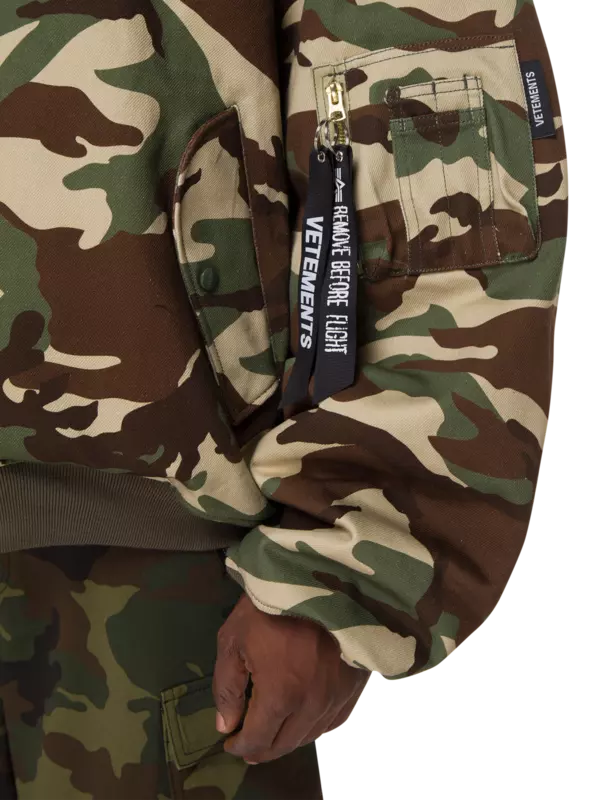 جاكيت بومبر بغطاء للرأس