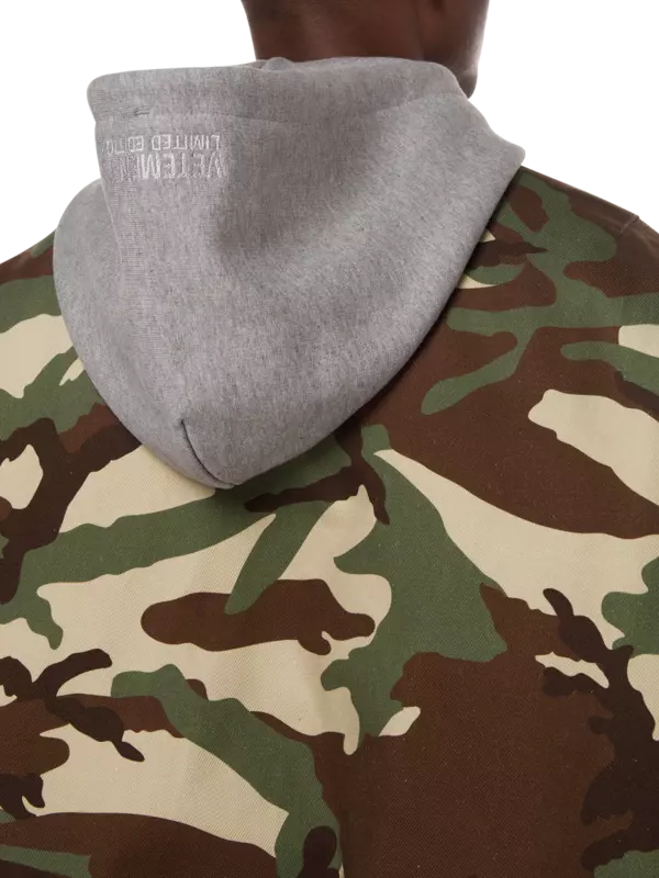 جاكيت بومبر بغطاء للرأس