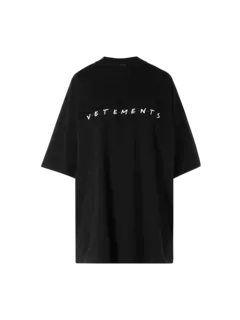 تيشيرت فريندلي مزين بشعار