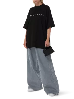 تيشيرت فريندلي مزين بشعار