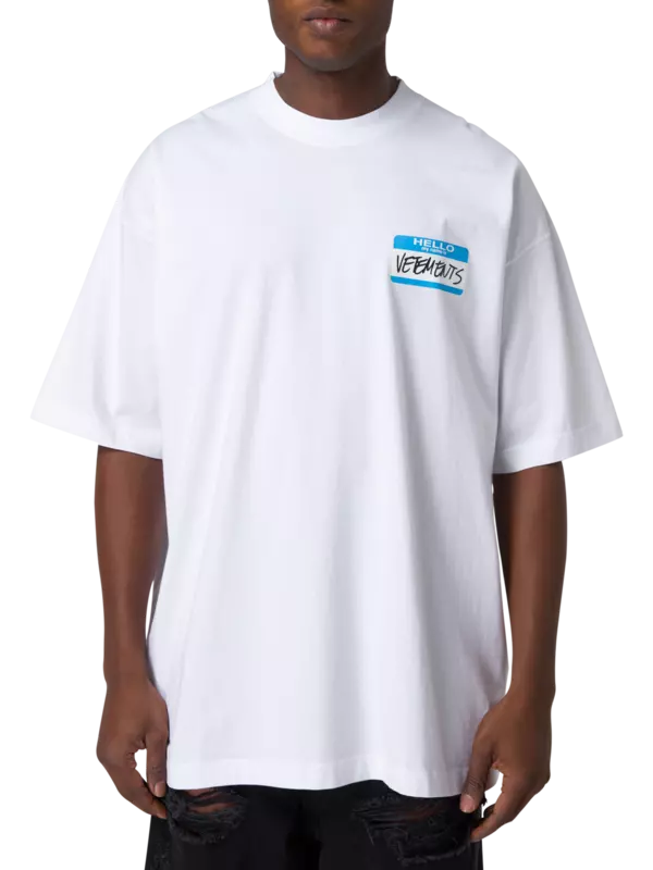 تيشيرت مطبوع بعبارة "My Name Is Vetements"