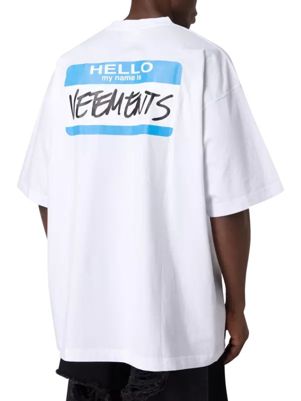 تيشيرت مطبوع بعبارة "My Name Is Vetements"