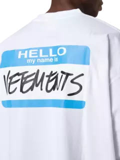تيشيرت مطبوع بعبارة "My Name Is Vetements"