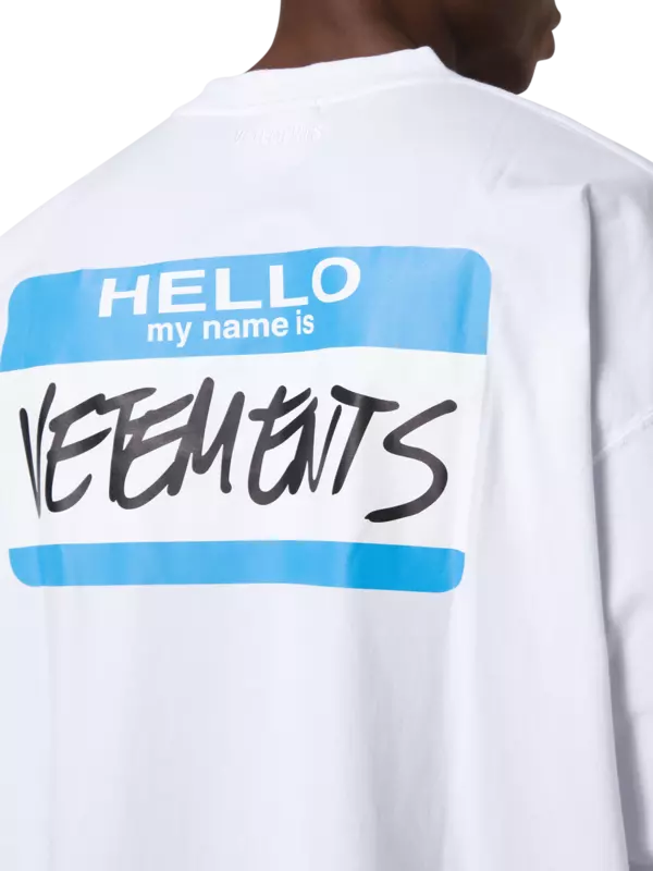 تيشيرت مطبوع بعبارة "My Name Is Vetements"