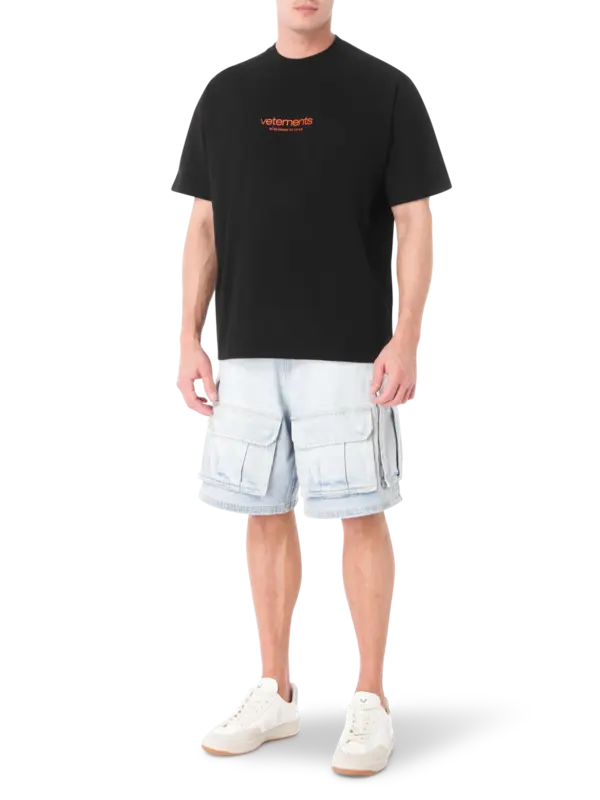 تيشيرت أوربان مزين بشعار