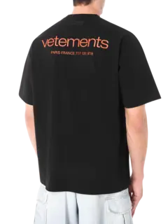 تيشيرت أوربان مزين بشعار