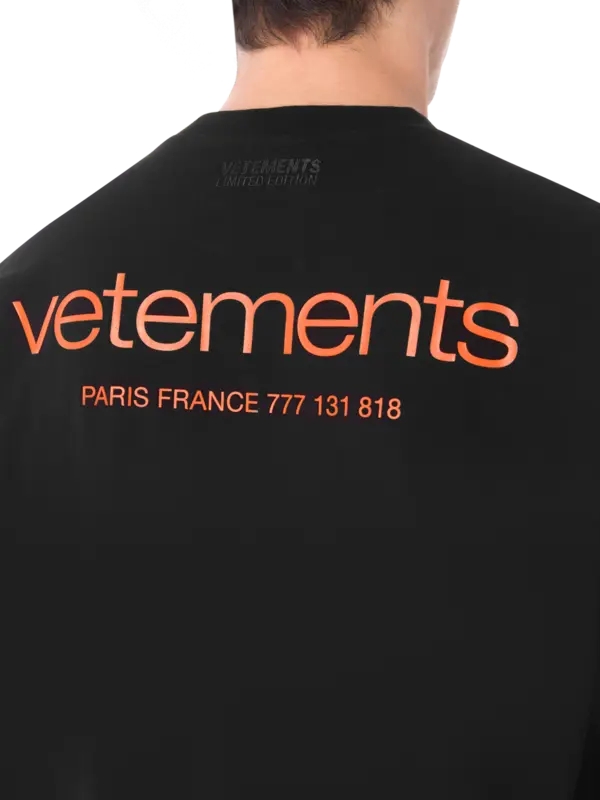 تيشيرت أوربان مزين بشعار