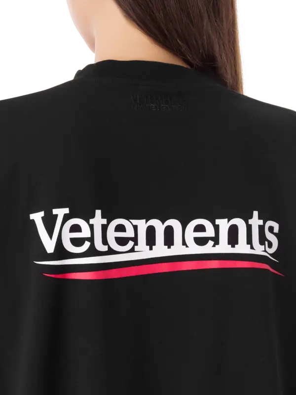 تيشيرت كامبين مزين بشعار