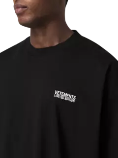 تيشيرت مطرز بشعار