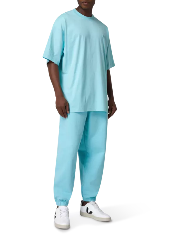 تيشيرت مطرز بشعار