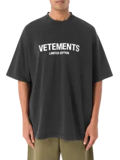 تيشيرت بطبعة شعار بإصدار محدود