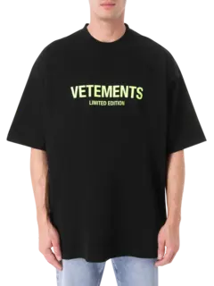 تيشيرت بطبعة شعار بإصدار محدود