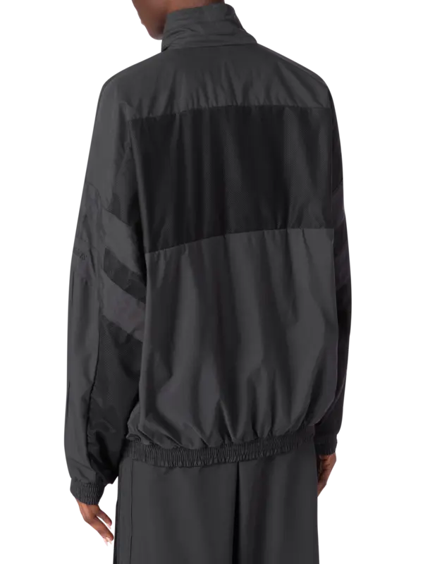 /original/UH76GJ700BW_VTMN_Black_3.png_convert-600x800