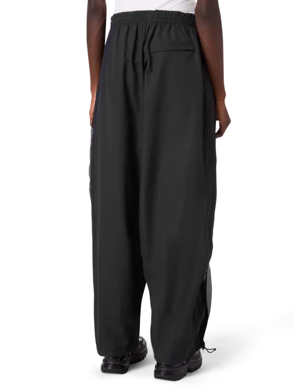 /original/UH76GP700BW_VTMN_Black_3.png_convert-600x800