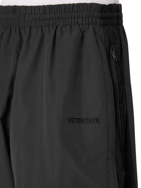 /original/UH76GP700BW_VTMN_Black_4.png_convert-600x800