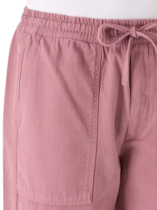 /original/UMGUIGNIERNB_MLBC_ChvrnWMole_4.png_convert-600x800